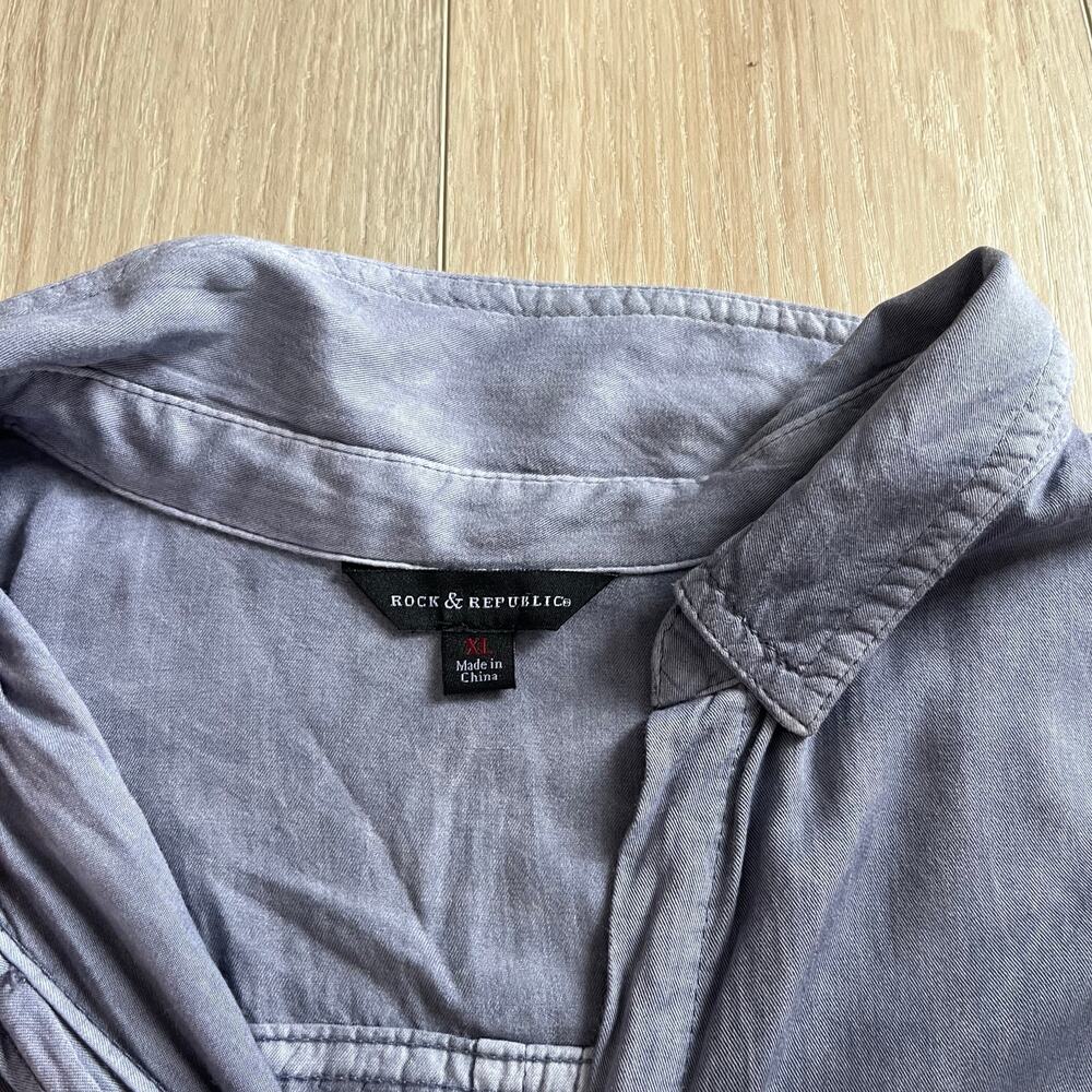 Rock & Republic Women’s Blue Twill Button Down Size XL - Picture 3 of 6